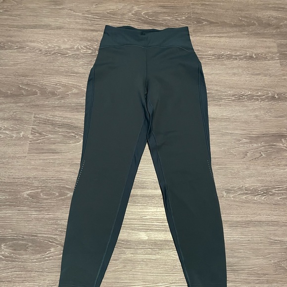 Lululemon Chase the Chill Tight - Picture 2 of 5